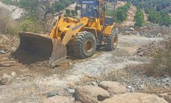 CON MAQUINARIA CHINECAS LIMPIA CANOAS Y ALCANTARILLAS DE CANAL DE DERIVACIÓN LA HUACA – NEPEÑA