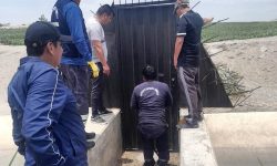 RETIRAN PUERTA METÁLICA USADA POR INESCRUPULOSOS PARA PROMOVER LAS INVASIONES EN CHINECAS