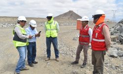 𝗖𝗛𝗜𝗡𝗘𝗖𝗔𝗦 𝗙𝗢𝗥𝗠𝗔𝗟𝗜𝗭𝗔 𝗖𝗘𝗦𝗜𝗢́𝗡 𝗗𝗘 𝗧𝗘𝗥𝗥𝗘𝗡𝗢𝗦 𝗔 𝗢𝗛𝗟𝗔 𝗣𝗔𝗥𝗔 𝗢𝗕𝗥𝗔𝗦 𝗘𝗡 𝗥𝗜́𝗢 𝗟𝗔𝗖𝗥𝗔𝗠𝗔𝗥𝗖𝗔